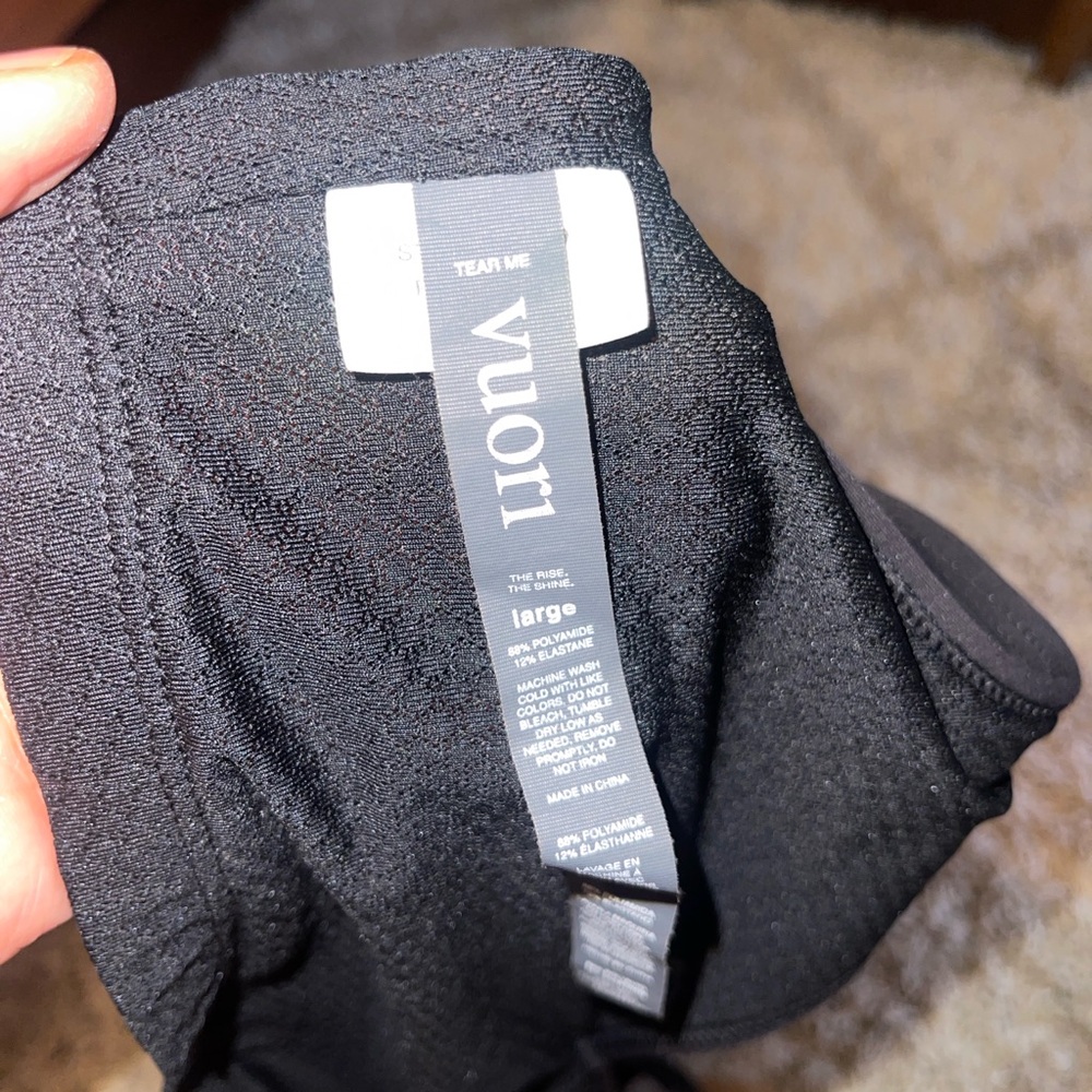 Vuori Rib Crop Tank size Large - Picture 5 of 5